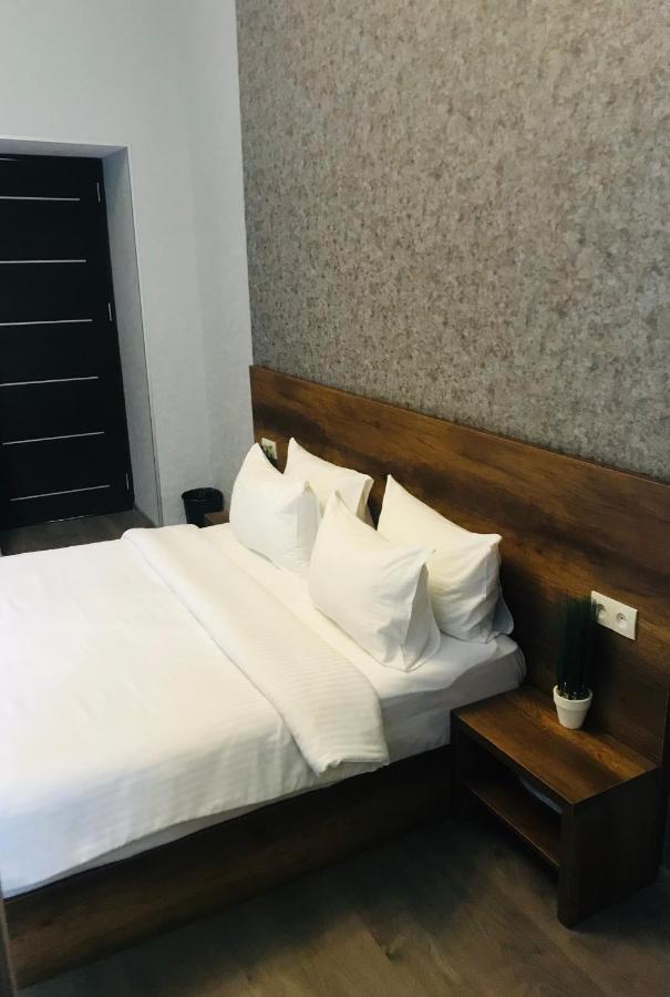 טביליסי 2Nd Floor Hotel מראה חיצוני תמונה
